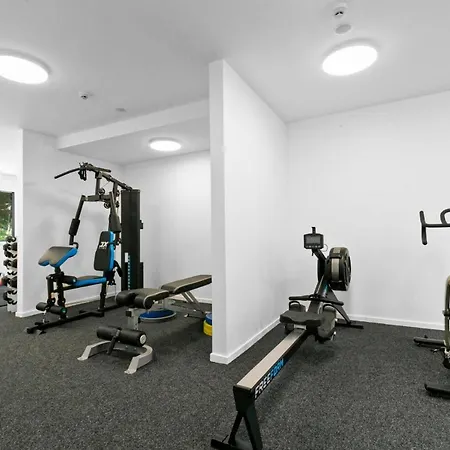 Alex Apartment - 13A With Shared Gym And Flat Walk To Town
